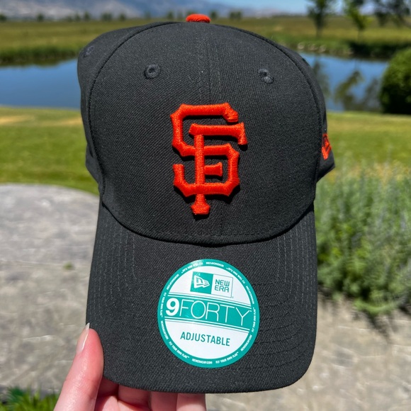 MLB Other - CLEARANCE NWT Adjustable San Francisco Giants Baseball Cap